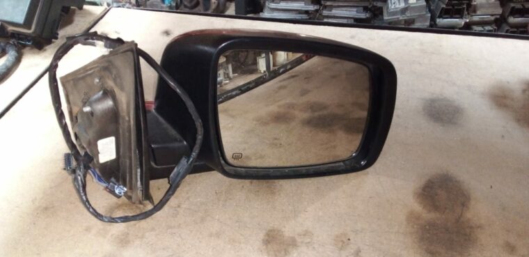 Dodge Journey 3.6/27 used left & right side mirrors for sale.