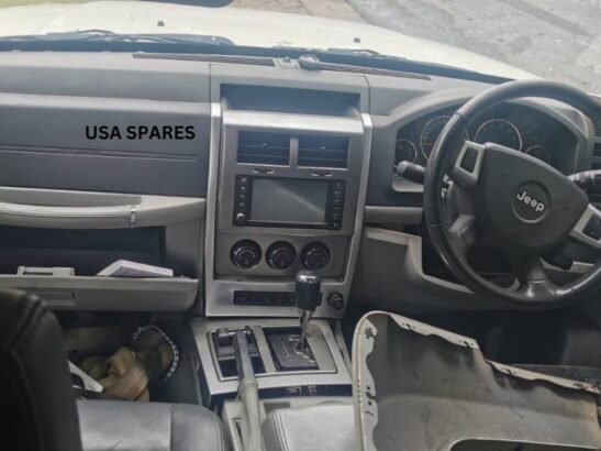 JEEP CHEROKEE 3.7 KK STRIPPINNG FOR SPARES.