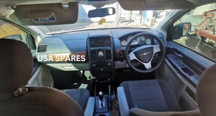 CHRYSLER GRAND VOYAGER 2.8 STRIPPING FOR SPARES.